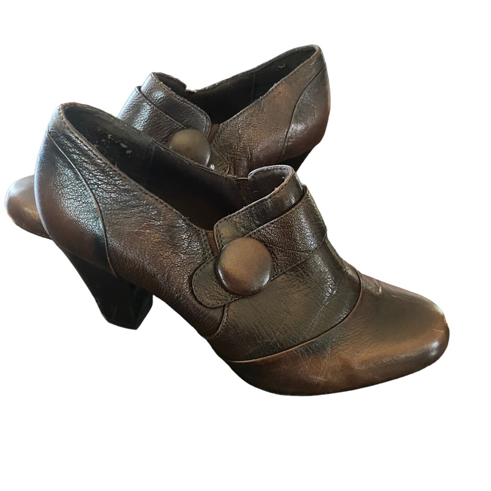 Clark’s bendables brown leather shoes size 8.5
